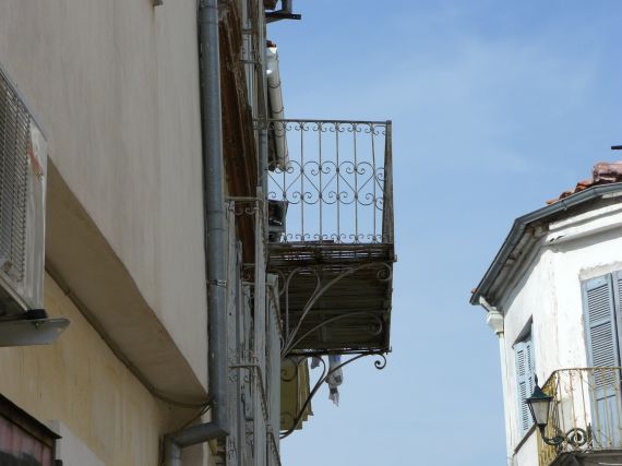 Balcony railings
